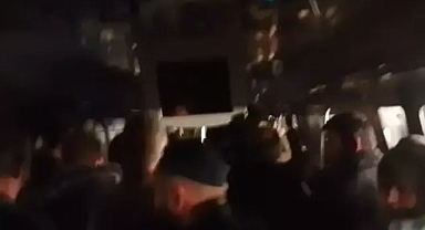 Metroda meydana gelen arıza yolcuları isyan ettirdi!