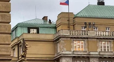 Prag'da 15 kişinin öldüğü silahlı saldırıdan sonra ulusal yas ilan edildi