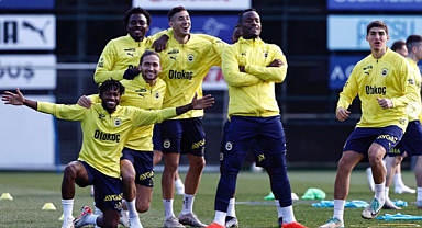 Süper Kupa Maçı Öncesi Fenerbahçe Taraftarlarını Üzecek Sakatlık Haberi O İsim Kupa da Yok...