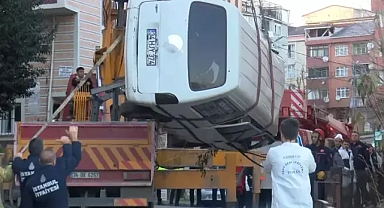 Sultangazi'de minibüs kazası: kayan minibüsün altında kalan küçük çocuk hayatını kaybetti!