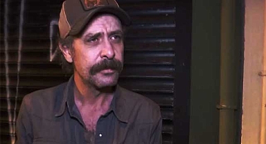 Ünlü oyuncu Nejat İşler gece kulübünde eski rol arkadaşına yumruk attı!