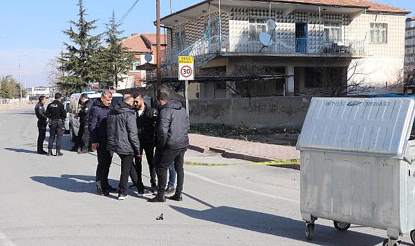 Kayseri'de silahlı alacak kavgası; 1 yaralı