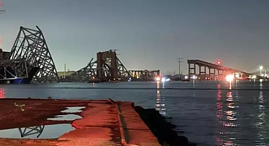 Abd'de Köprüde Kurtarma Çalışmaları Devam Ediyor...