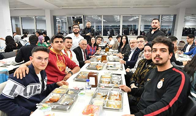 Başkan Büyükkılıç, KAYÜ’de Öğrencilerle İftar Sofrasında Buluştu