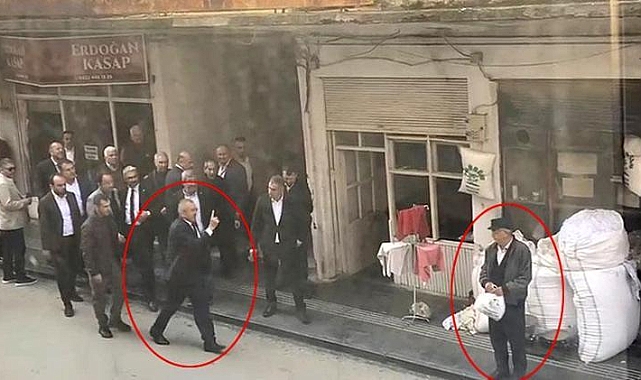 Belediye başkanı kendisine oy vermeyeceğini söyleyen kişiyi yumrukladı