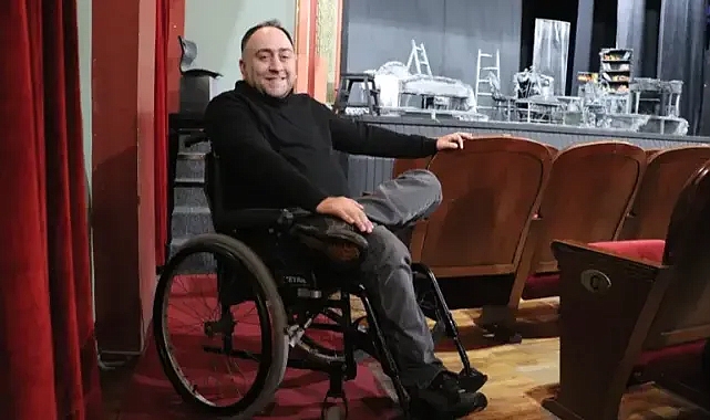 Omurilik felci, tiyatro hayaline engel olmadı!