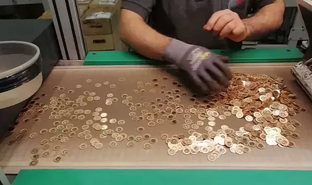 Vatandaşların altına talebi arttı; Darphane çift vardiyaya geçti!