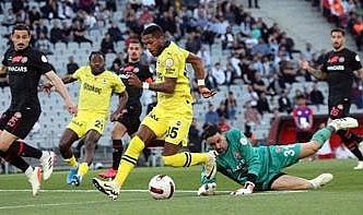 Fenerbahçe, deplasmandan galip ayrılıyor!