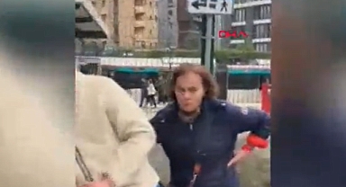 Kadıköy’de sokakta yürüyen baba ile kızına magandalar işte böyle yaptı...