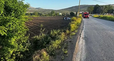 Otomobil, tarlaya uçtu: 1 ölü 2 yaralı...