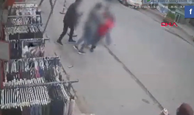 Esenyurt'ta taciz iddiası olan adama işte böyle dayak attılar!