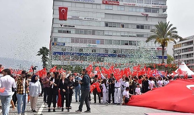 İzmir'de 19 Mayıs coşkusu