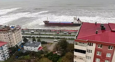 Karaya oturan geminin kurtarılması yılan hikayesine döndü...