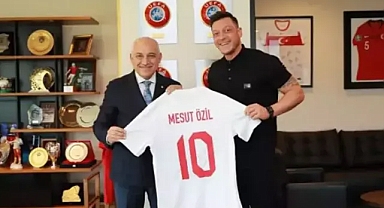 Mesut Özil'den TFF Başkanı Mehmet Büyükekşi'ye ziyaret...