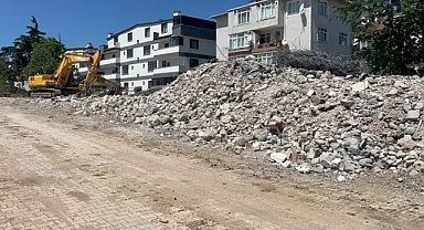 Müteahhidin inşaat halindeyken 24 daireyi 50 kişiye satıp kaçtığı binada son durum!