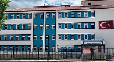 Öğretmen, kopya çekerken yakaladığı öğrencisi tarafından bıçaklandı!