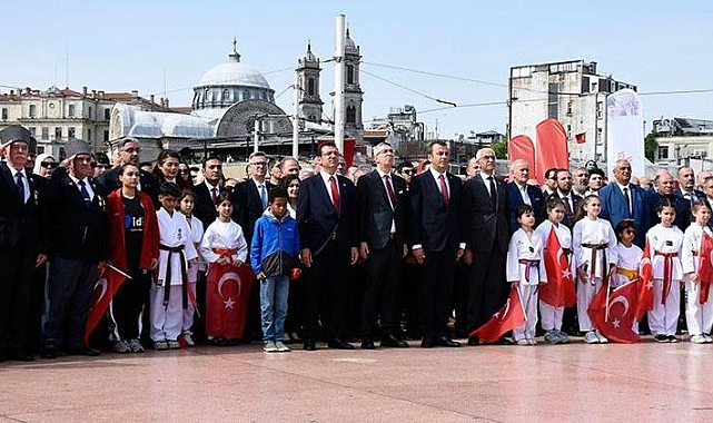 Taksim'de 19 Mayıs Atatürk'ü Anma Gençlik ve Spor Bayramı töreni