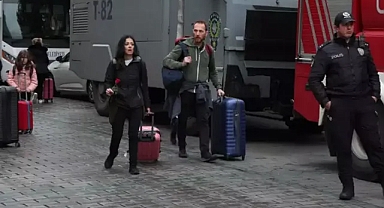 Taksim’deki otellerde kalan turistler'den 1Mayıs Yürüyüşü...