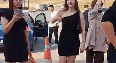 Lise mezuniyetinde bazı kız öğrenciler, 'uygunsuz kıyafet' gerekçesiyle törene alınmadı...