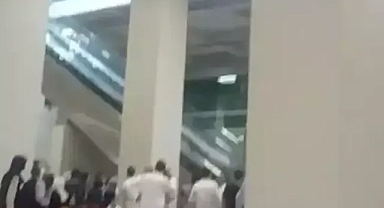 Diyarbakır'da yürüyen merdiven durunca vatandaşlar birbirlerinin üzerine düştü