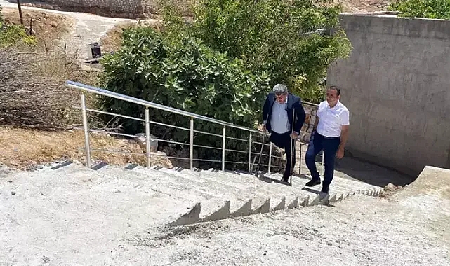 Evime Çamurlu Yoldan Gidiyordum