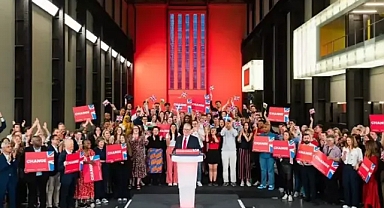 İngiltere'de işçi partisi kazandı.Dünya liderlerinden kutlama mesajları