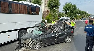 Otobüsle çarpışan sürücü ağır yaralandı