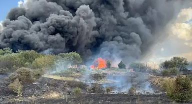 Tekirdağ'ın Ergene ilçesinde tarlada çıkan anız yangını daır görüntüler