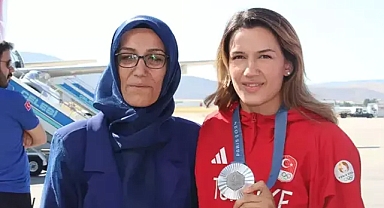  milli boksör Hatice Akbaş memleketinden çoşkulu karşılama
