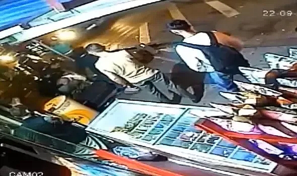 Operasyon sırasında silahlı saldırı; 1 polis şehit, 1'i polis 2 yaralı