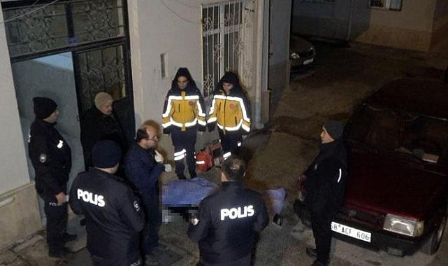 İki hafta önce ameliyat olduğu boğazı kanlar içinde, binanın önünde ölü bulundu
