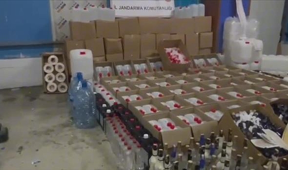 İstanbul’da ‘ÇENGEL-8’ operasyonlarında 28 bin 400 litre sahte alkol ele geçirildi