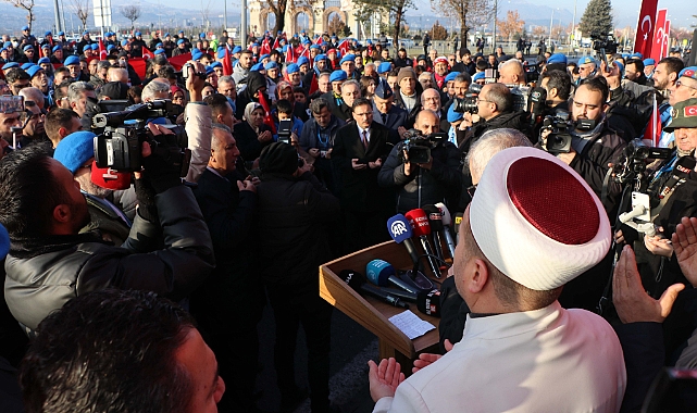 Kayseri'de 8 yıl önce terör saldırısında şehit olan 15 asker anıldı