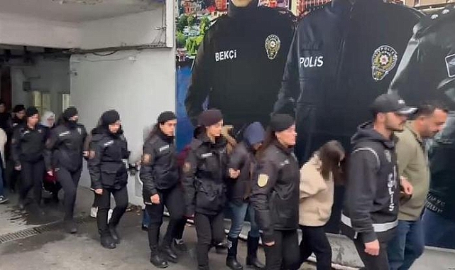 'Yenidoğan Çetesi' soruşturması kapsamında yeni yapılan operasyonda gözaltına alınanlar hastaneye götürüldü
