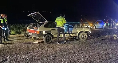Tokat ta feci kaza iki otomobil kafa kafaya çarpıştı 1 kişi hayatını kaybetti