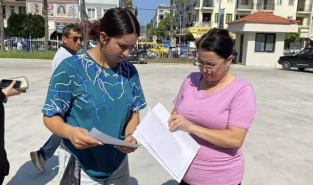 Anne kız aynı okulda sınava girdi