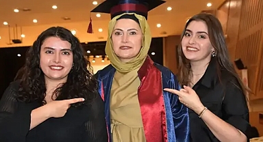 İki kanseri yendi, 49 yaşında üniversiteyi birincilikle bitirdi