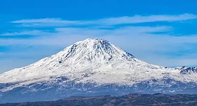 Ağrı dağı'ndaki takke buzulunda 37 yılda yüzde 41'lik çarpıcı küçülme 