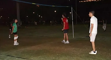 Akşam Serinliğiyle Dışarı Çıkanlar