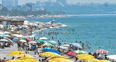 Antalya kavruluyor hissedilen sıcaklık 46 dereceyi aştı 