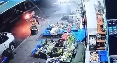 Küçükçekmece'de markete molotofla saldırdı