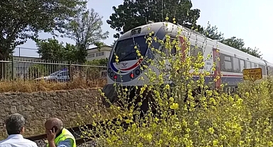 Raylardan geçmek istedi tren çarpmasıyla yaşamını yitirdi 