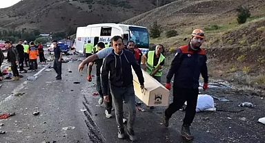 Sivas'ta Feci Kaza :4 Ölü 40 Yaralı