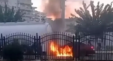 Tankere arkadan çarpan otomobil alev aldı 