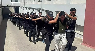 Uyuşturucuya büyük darbe adana da 825 kilo eroin yakalandı 16 tutuklama 