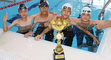 Vanlı öğrenciler triatlonda yıldız erkekler takım türkiye şampiyonu oldu 