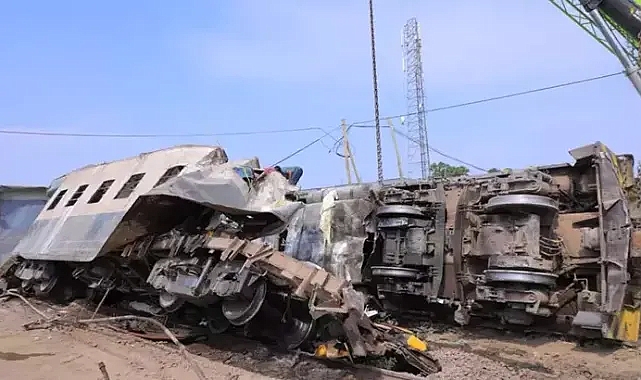 Etiyopya'da tren kazası: 15 ölü