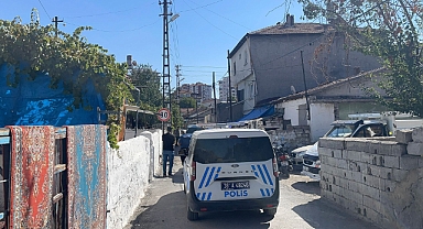 Evinde ölü bulundu