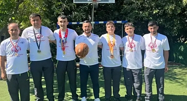 İzmir'den Zihinsel Engelli Basketbolcular Türkiye Şampiyonu Oldu
