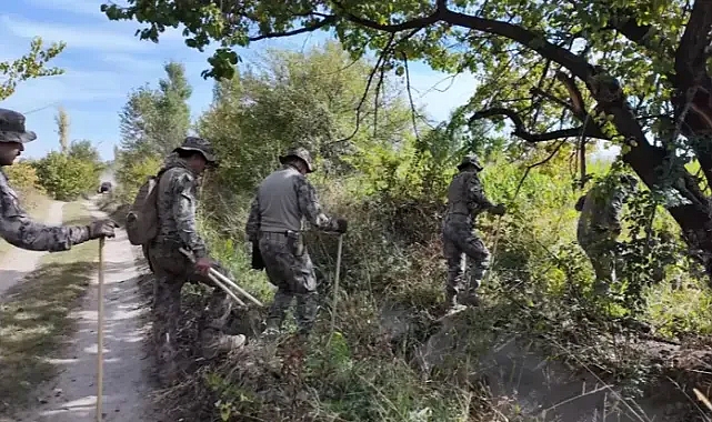 Kayıp Alzheimer hastasını aramalara Sivil Savunma Programı öğrencileri de katıldı